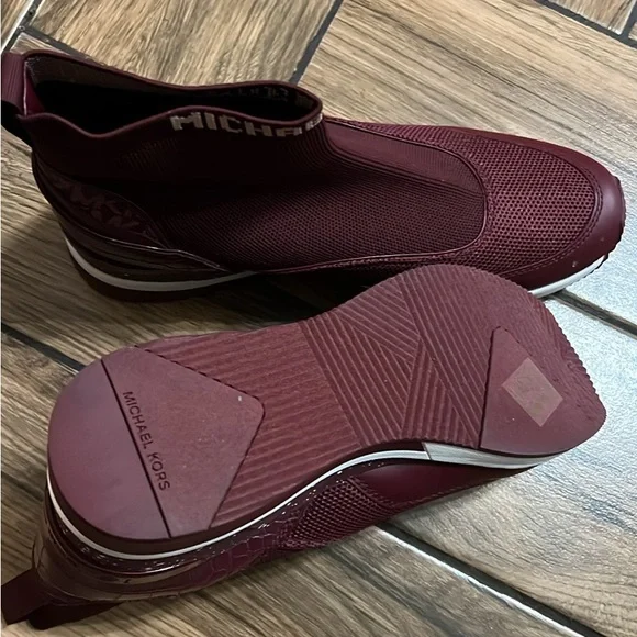 Michael Kors New Swift stretch knit boots size 10 retail for $150 - Picture 2 of 5